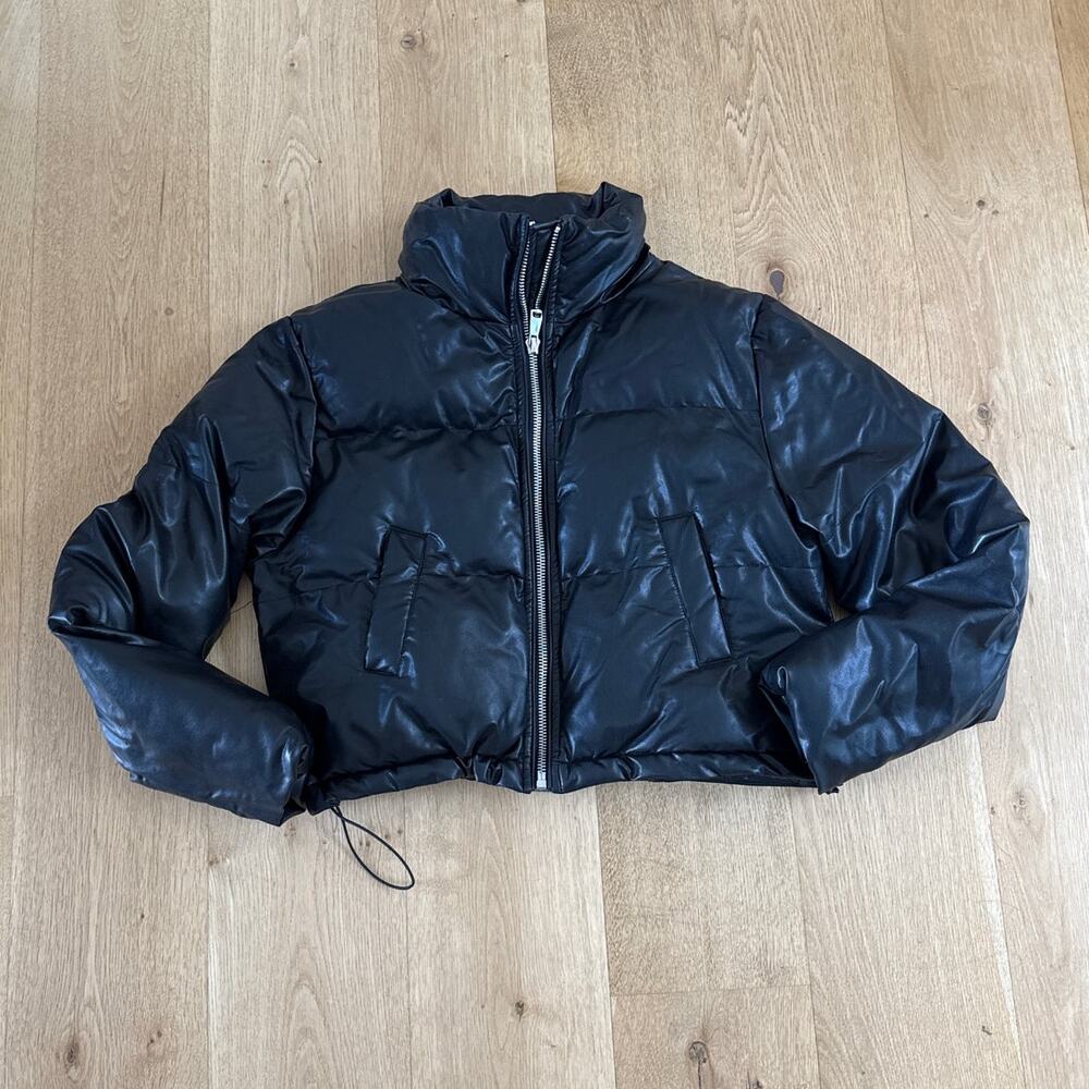 ANWND Puffer jacket Cropped Size M Black
